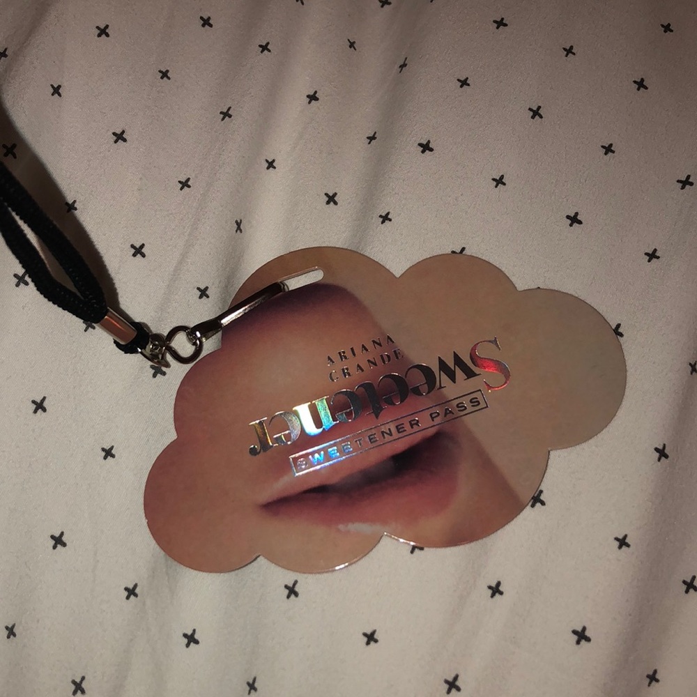 Sweetener Tour early access pass